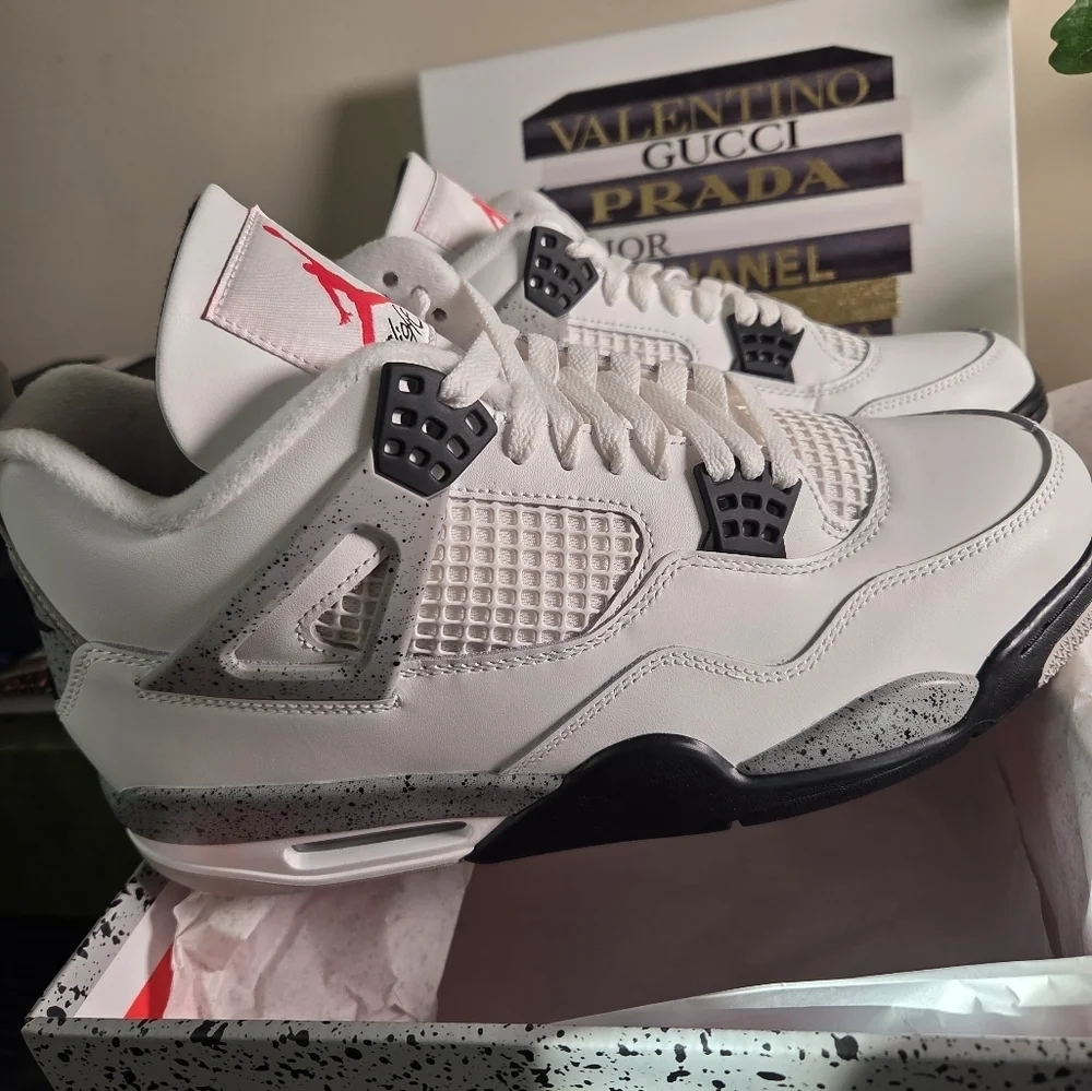 NEW NIKE AIR JORDAN 4 RETRO 